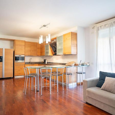Large Well-Equipped Appartement Near Como Lake Lecco Eksteriør bilde