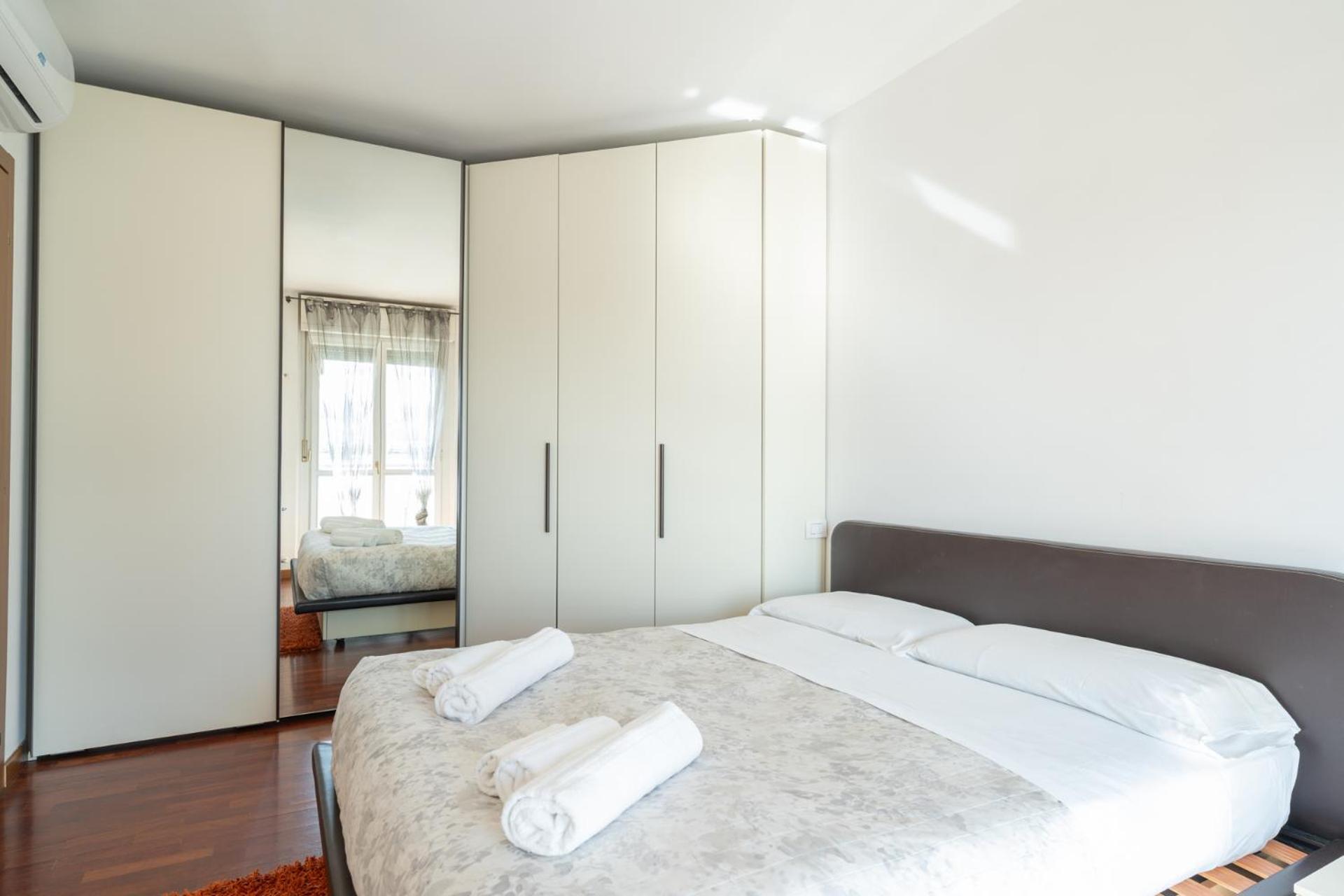 Large Well-Equipped Appartement Near Como Lake Lecco Eksteriør bilde