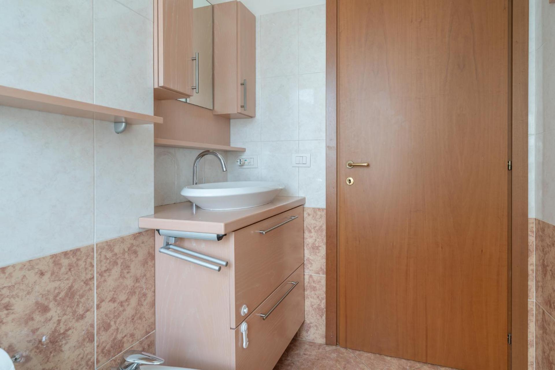 Large Well-Equipped Appartement Near Como Lake Lecco Eksteriør bilde
