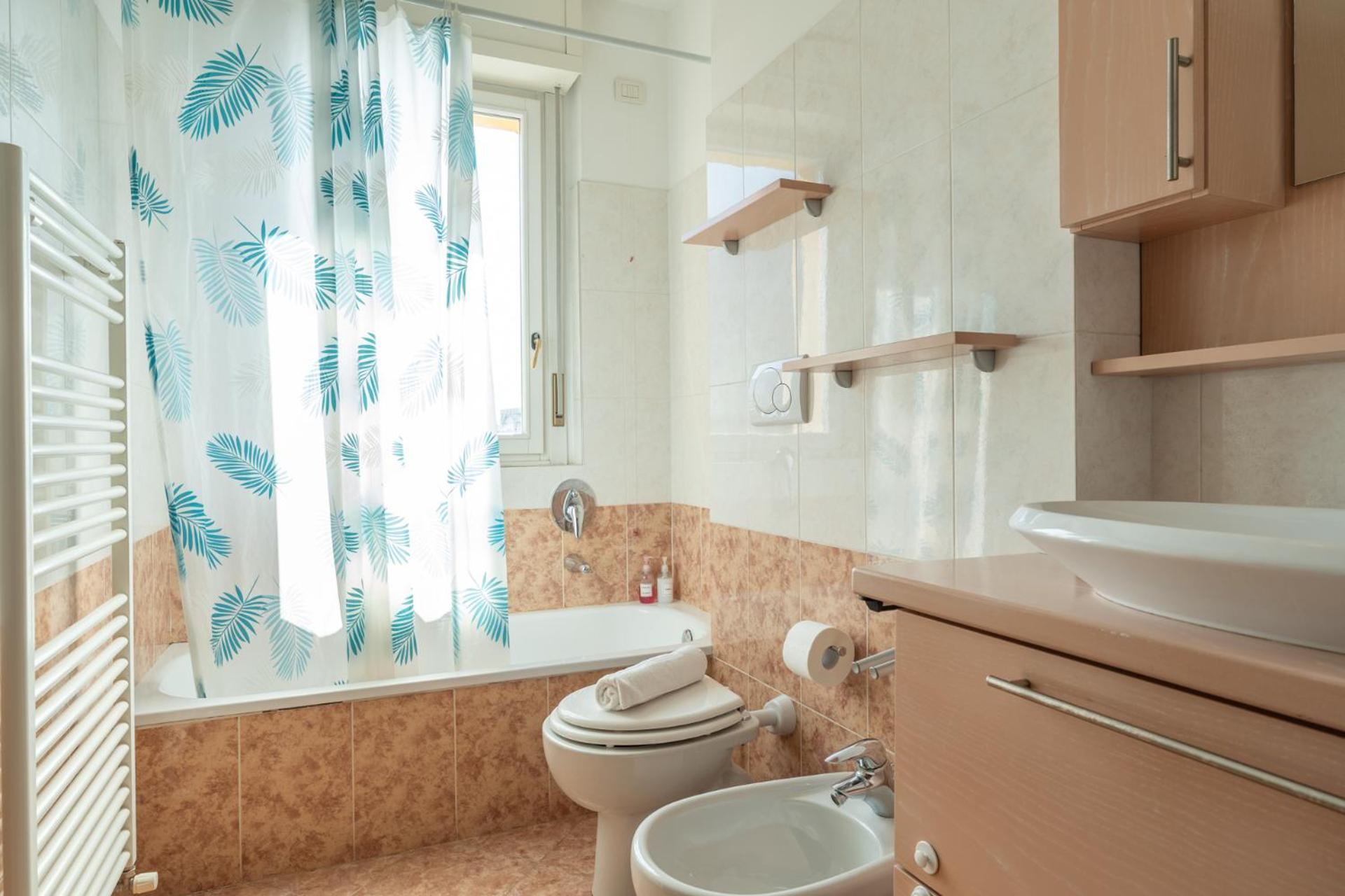 Large Well-Equipped Appartement Near Como Lake Lecco Eksteriør bilde
