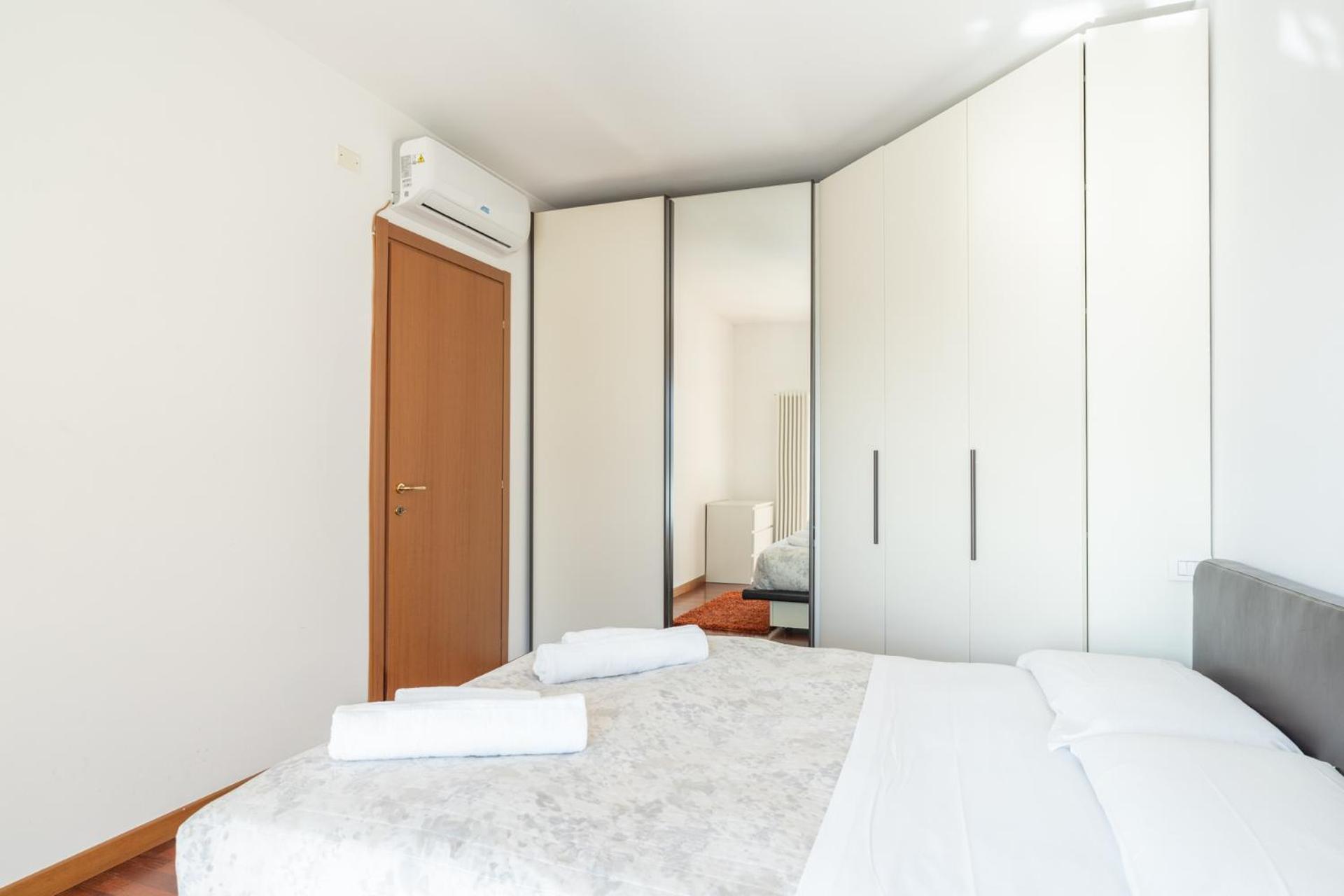 Large Well-Equipped Appartement Near Como Lake Lecco Eksteriør bilde